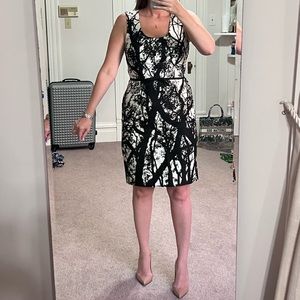 Black white graphic print bodycon wiggle dress Just Taylor sz 6 fitted pencil